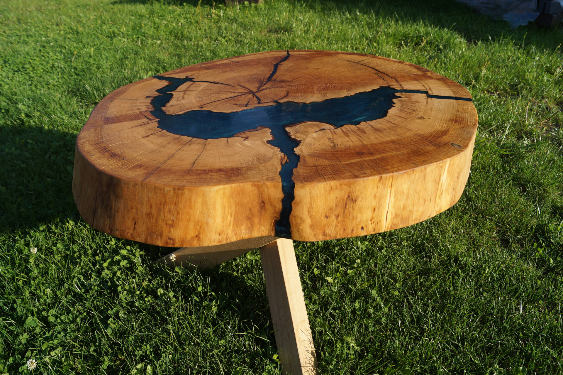 Epoxidharztisch blau